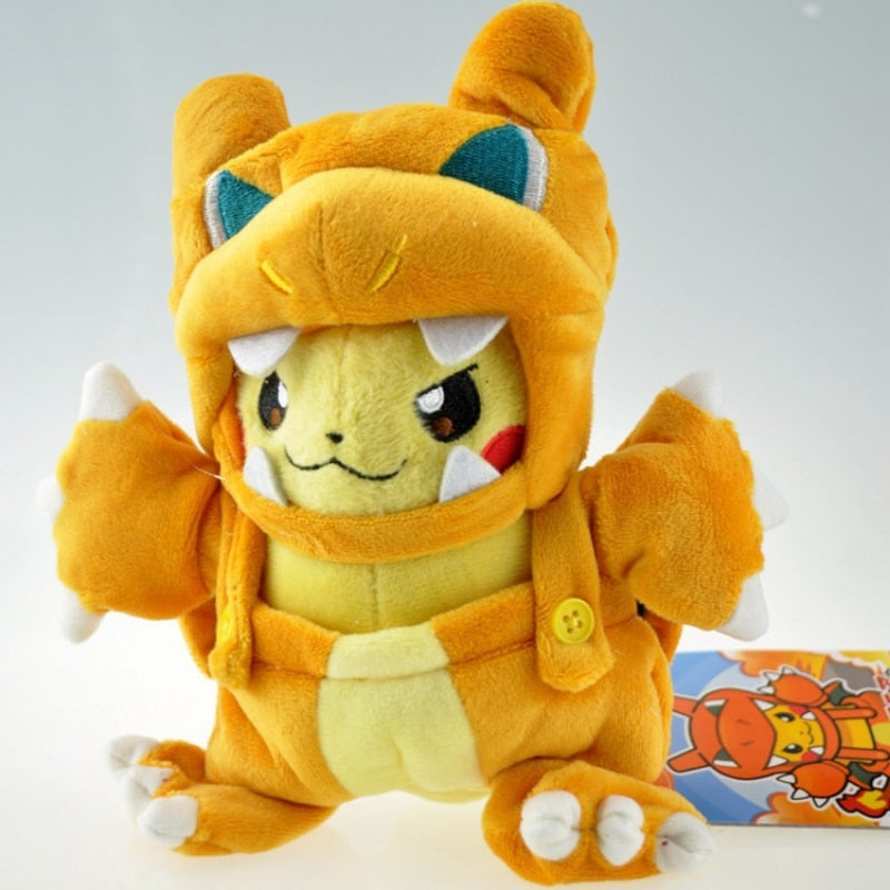 Peluche Pikachu con disfraces